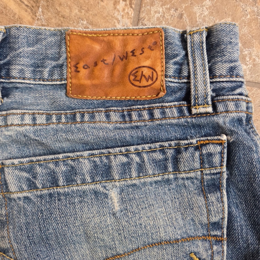 East West Mens Jeans 36x32 Distressed Blue Denim‎ Relaxed Fit Button Fly - Picture 14 of 14